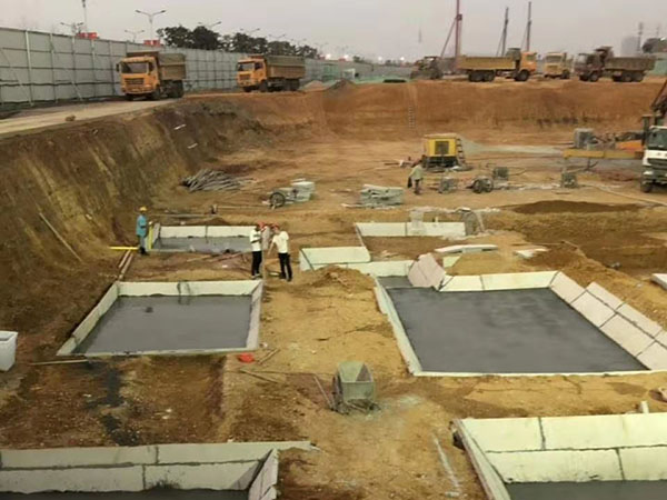 輕質(zhì)隔墻板批發(fā)，輕質(zhì)隔墻板廠(chǎng)家，水泥輕質(zhì)隔墻板批發(fā)